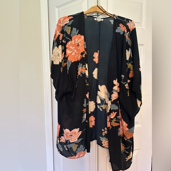Billabong Floral Kimono,  Cover Up. - Picture 3 of 9